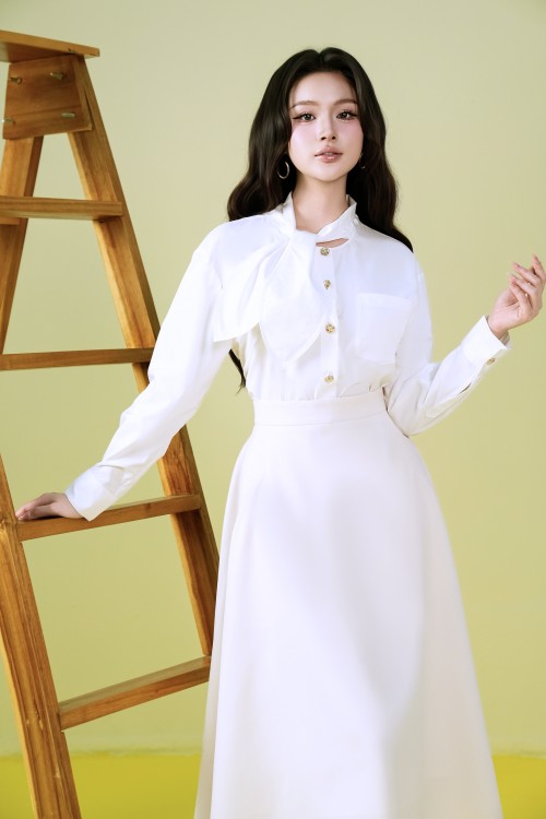 Sixdo Cream Woven Flared Skirt